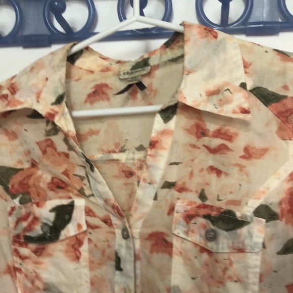 Dynamite Floral Blouse💐💐 - Picture 4 of 4